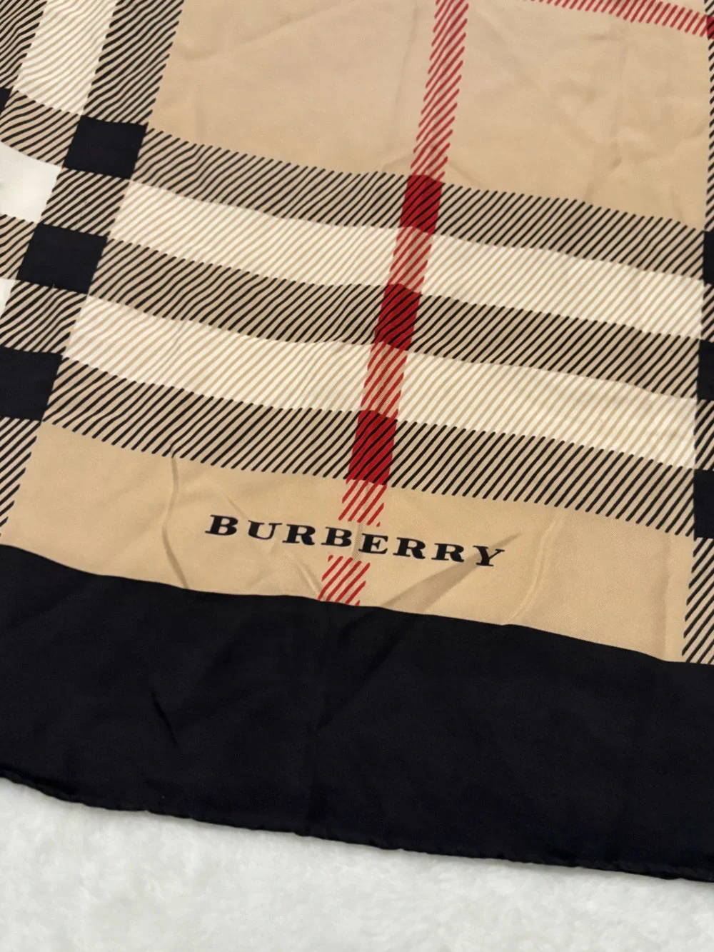 Burberry excellent pre